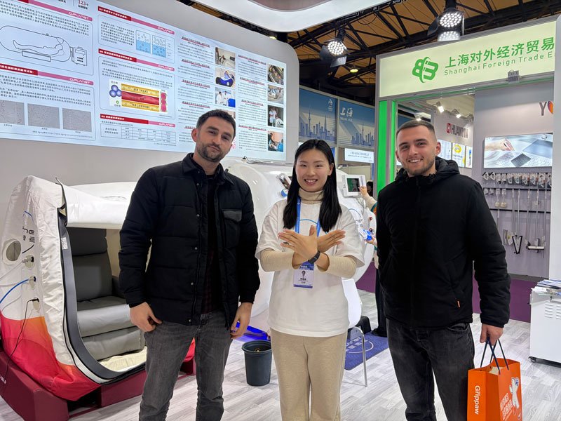 跨越山海的信赖：三位外国客户同时为宝邦点赞！