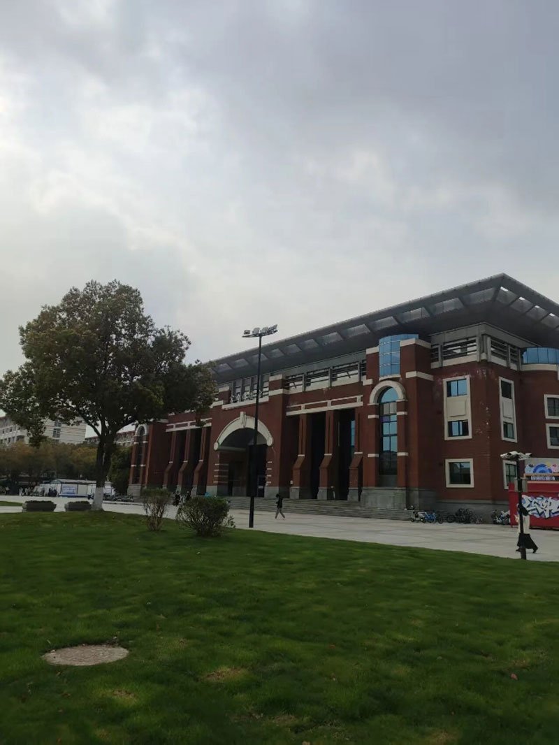 上海宝邦家用高压氧舱入驻华东政法大学